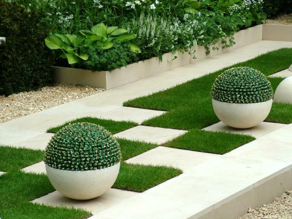 Add Geometry In Small Garden Ideas