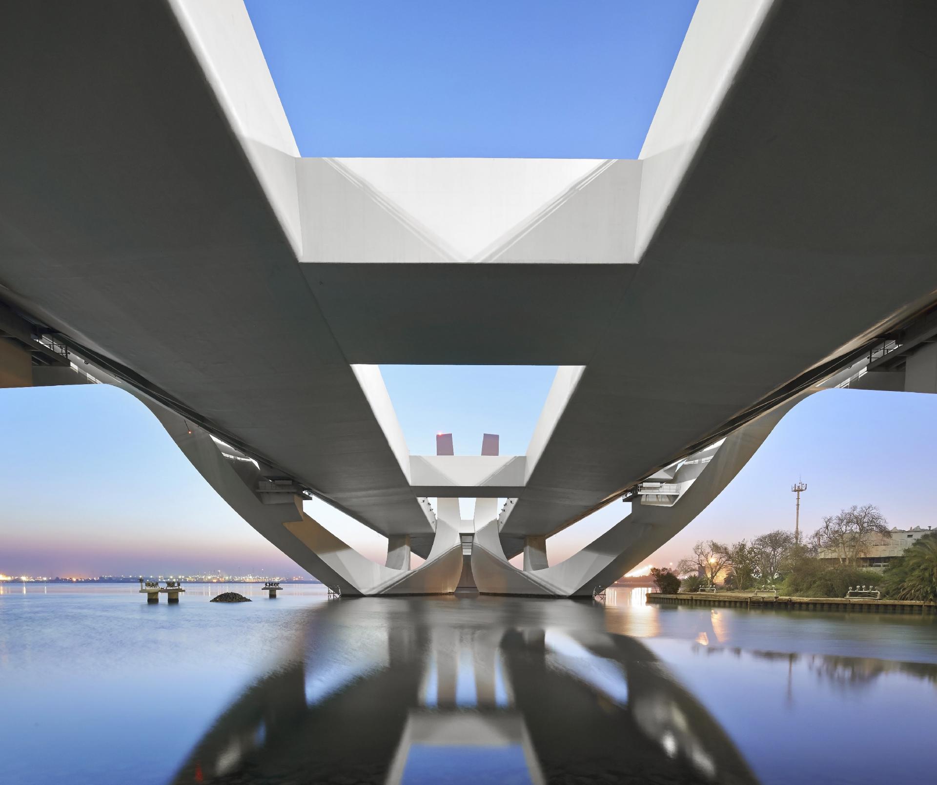 Sheikh Zayed Bridge Construction and Architecture by Zaha Hadid_ (4)