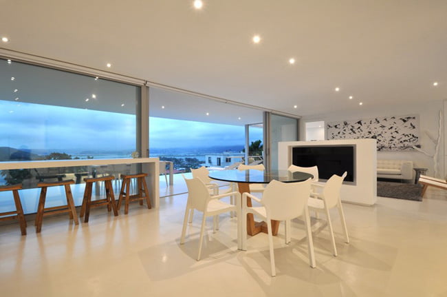 Shades of White Color in Modern House with Valley View in Knysna, South Africa (9)