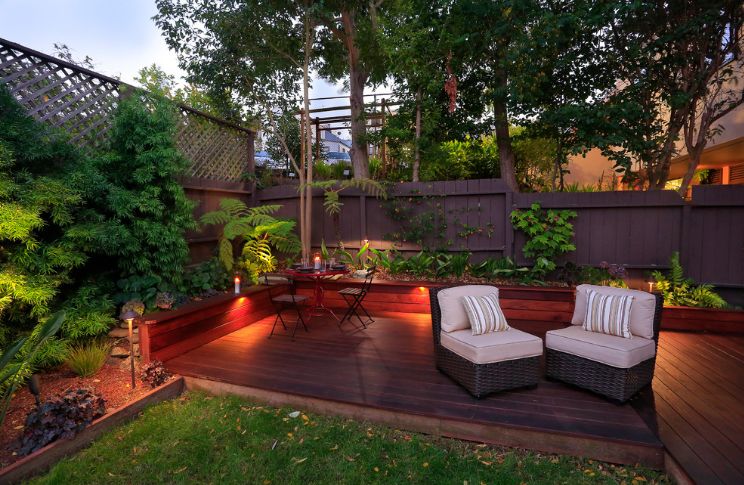 Small backyard outdoor deck accent lighting decor